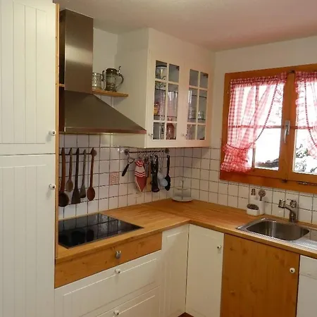 Silberdistel Appartement-fewo- Dusche- Wc- 2 Schlafraeume 4-bettwohnung By Interhome * Lauenen